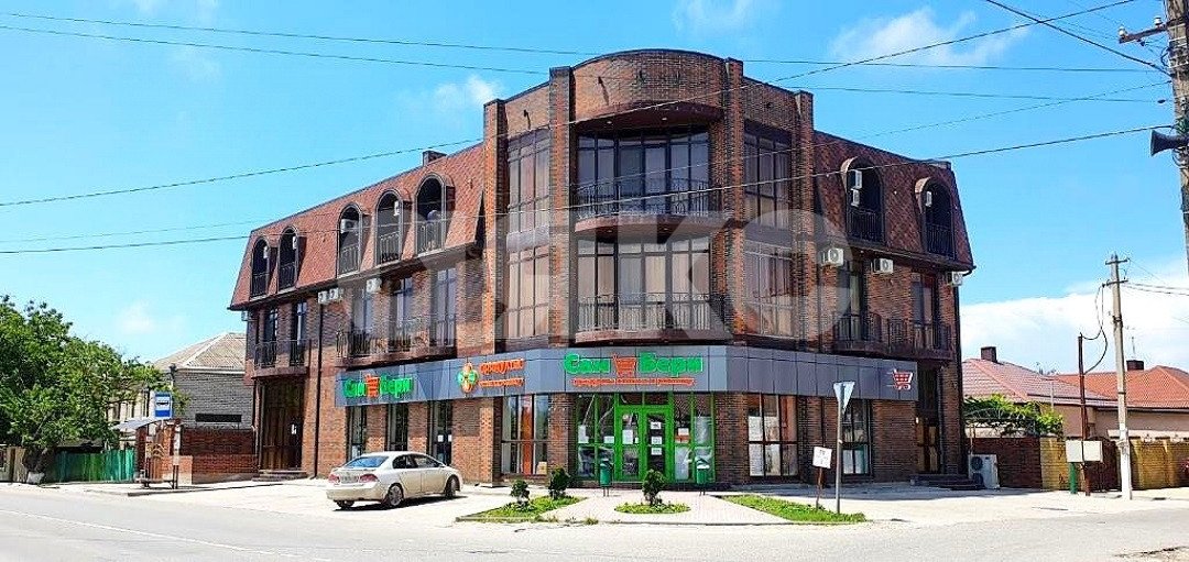 Фото №2: Дом 900&nbsp;м² + 6.7&nbsp;сот., 4&nbsp;эт. - Витязево, ул. Черноморская, 30