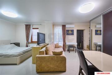 Фото №1: 1-комнатная квартира 37 м², 14/14 эт. - Краснодар, мкр. Центральный, ул. Октябрьская, 74