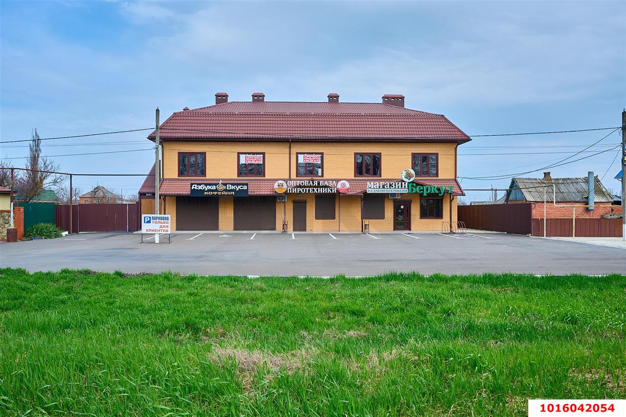 Фото №1: Отдельное здание 450&nbsp;м², 3/3&nbsp;эт. - Ивановская, ул. Рыночная, 53