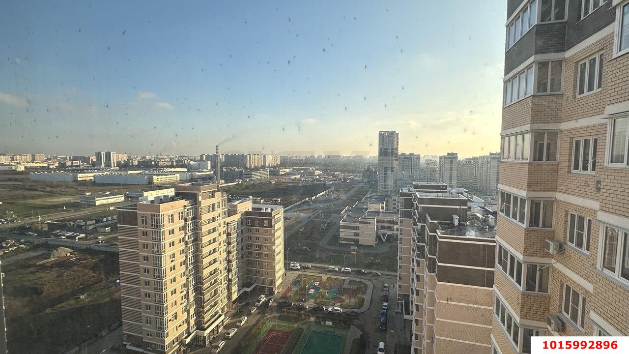 Фото №10: 2-комнатная квартира 71&nbsp;м², 17/20&nbsp;эт. - Краснодар, Прикубанский внутригородской округ, мкр. ЖК Красная Площадь, ул. им. Мурата Ахеджака, 12к8