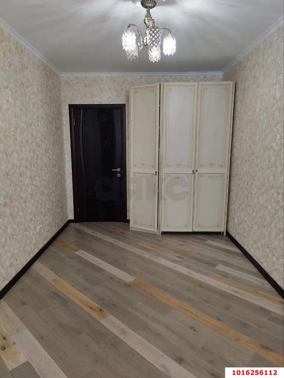 Фото №4: 2-комнатная квартира 68&nbsp;м², 2/17&nbsp;эт. - Краснодар, Прикубанский внутригородской округ, Музыкальный, ЖК Времена Года, мкр. имени Петра Метальникова, ул. Петра Метальникова, 5к3