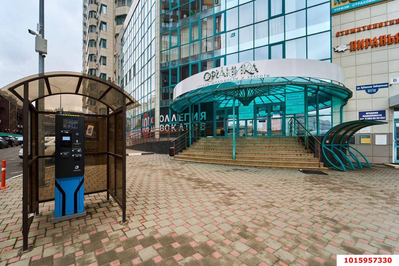 Фото №2: Торговое помещение 929&nbsp;м², 1/4&nbsp;эт. - Краснодар, Западный внутригородской округ, мкр. Центральный, ул. Кубанская набережная, 37/12