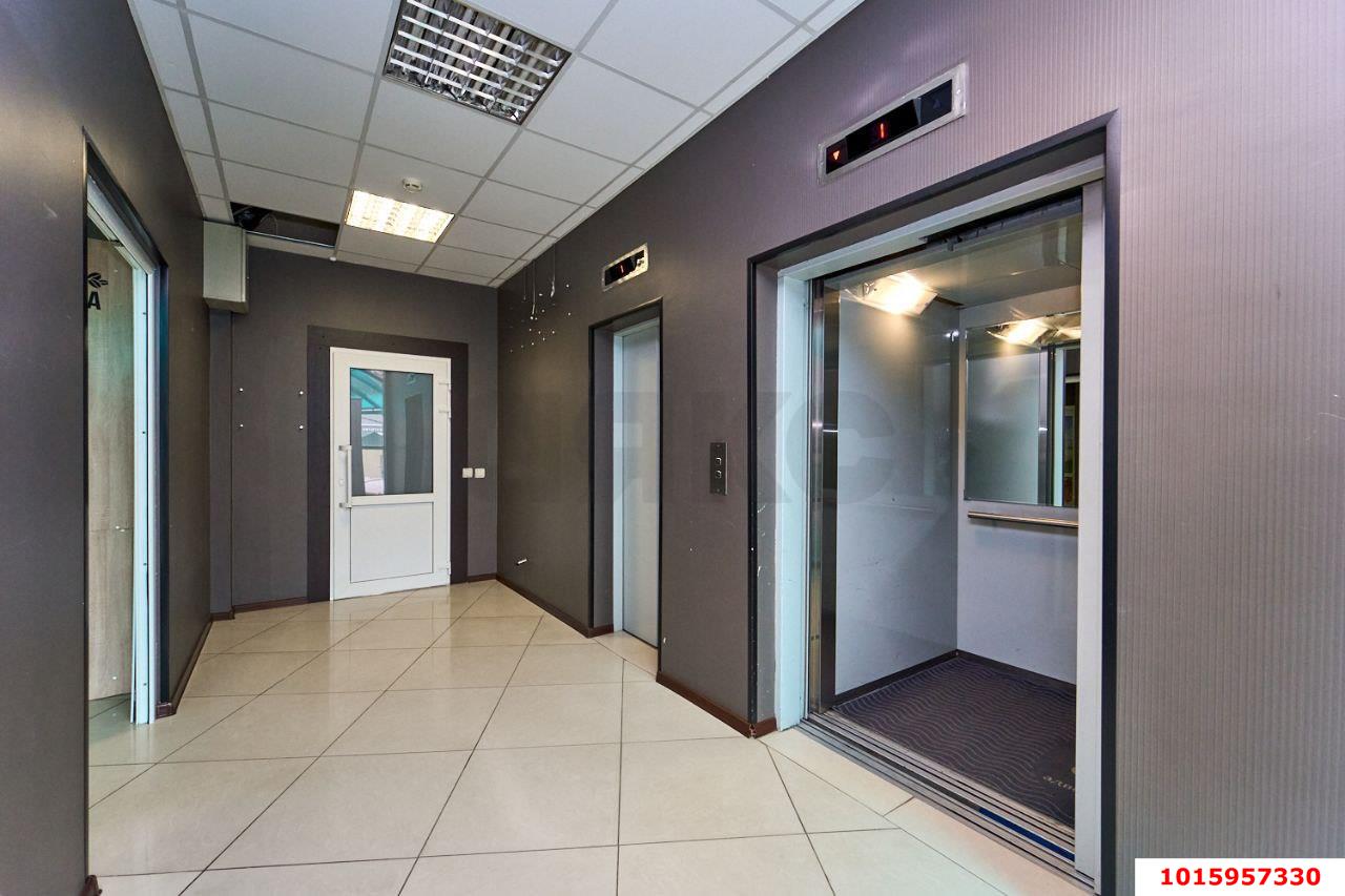 Фото №8: Торговое помещение 929&nbsp;м², 1/4&nbsp;эт. - Краснодар, Западный внутригородской округ, мкр. Центральный, ул. Кубанская набережная, 37/12