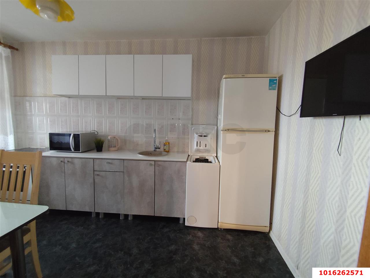Фото №7: 3-комнатная квартира 80&nbsp;м², 12/14&nbsp;эт. - Краснодар, Западный внутригородской округ, мкр. Юбилейный, пр-кт Чекистов, 33к1