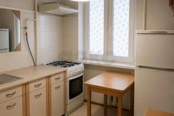 Фото №1: 2-комнатная квартира 42 м², 4/5 эт. - Краснодар, мкр. Центральный, ул. Коммунаров, 201