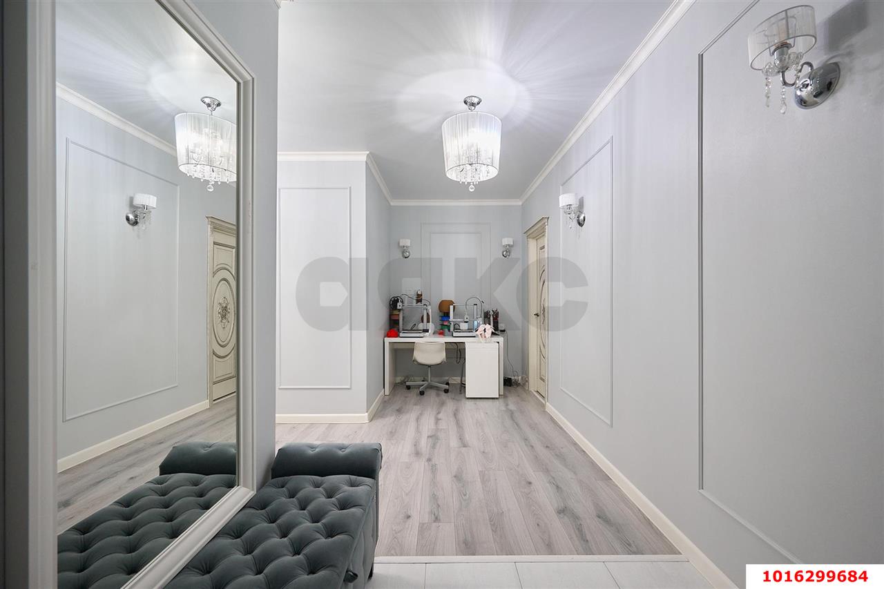 Фото №4: 2-комнатная квартира 103&nbsp;м², 4/19&nbsp;эт. - Краснодар, Центральный внутригородской округ, мкр. Центральный, ул. Промышленная, 49/2