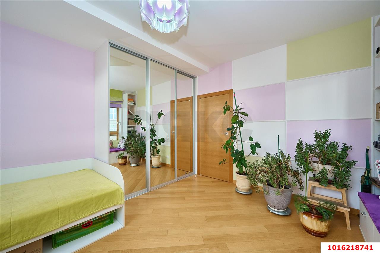 Фото №4: 3-комнатная квартира 140&nbsp;м², 10/16&nbsp;эт. - Краснодар, Западный внутригородской округ, мкр. Центральный, ул. имени Пушкина, 6
