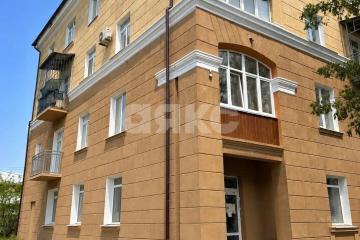 Фото №1: 3-комнатная квартира 90&nbsp;м², 4/4&nbsp;эт. - Мариуполь, р. Жовтневый, ул. Карла Либкнехта, 54