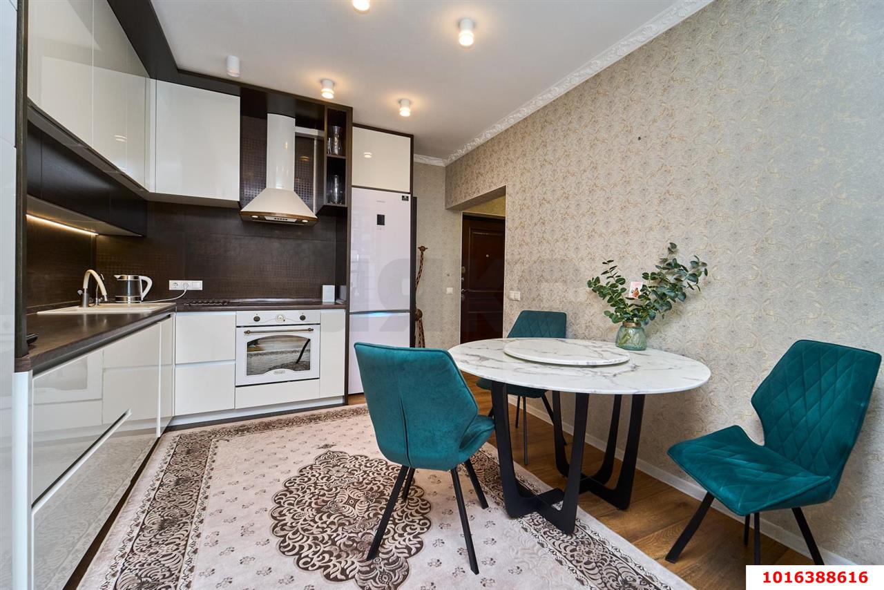 Фото №3: 2-комнатная квартира 60&nbsp;м², 19/23&nbsp;эт. - Краснодар, Прикубанский внутригородской округ, мкр. ЖК Бауинвест, ул. имени 40-летия Победы, 184к2