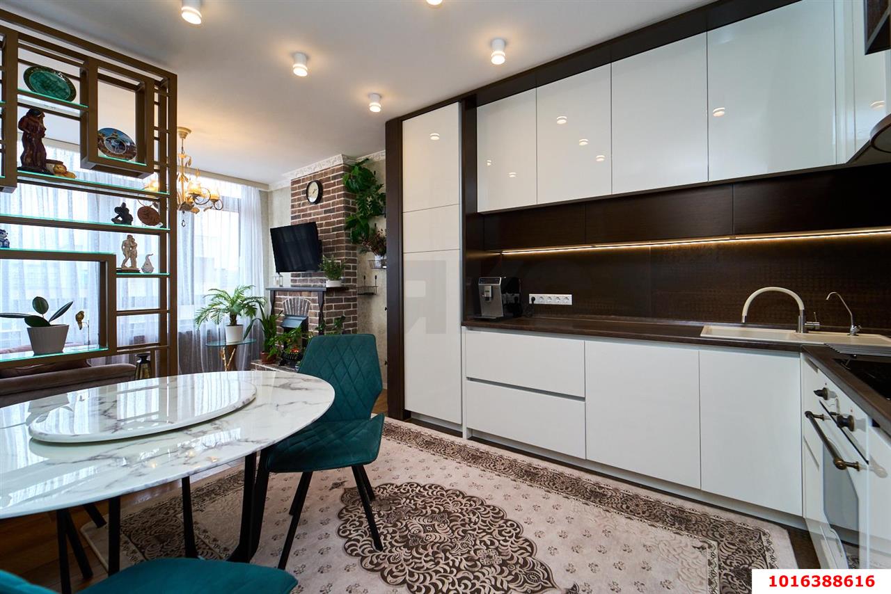 Фото №2: 2-комнатная квартира 60&nbsp;м², 19/23&nbsp;эт. - Краснодар, Прикубанский внутригородской округ, мкр. ЖК Бауинвест, ул. имени 40-летия Победы, 184к2
