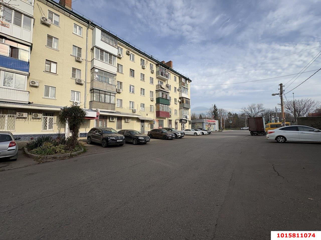 Фото №1: Торговое помещение 98&nbsp;м², 1/5&nbsp;эт. - Краснодар, Центральный внутригородской округ, мкр. Завод Измерительных Приборов, ул. Курчатова, 2