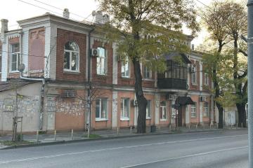 Фото №1: 3-комнатная квартира 52&nbsp;м², 1/2&nbsp;эт. - Краснодар, мкр. Центральный, ул. Мира, 78