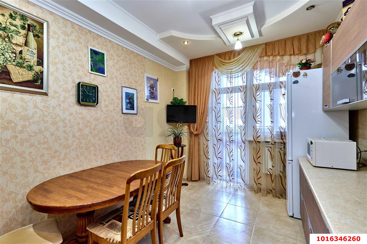 Фото №15: 2-комнатная квартира 75&nbsp;м², 3/4&nbsp;эт. - Краснодар, Западный внутригородской округ, мкр. Юбилейный, ул. 70-летия Октября, 26/1