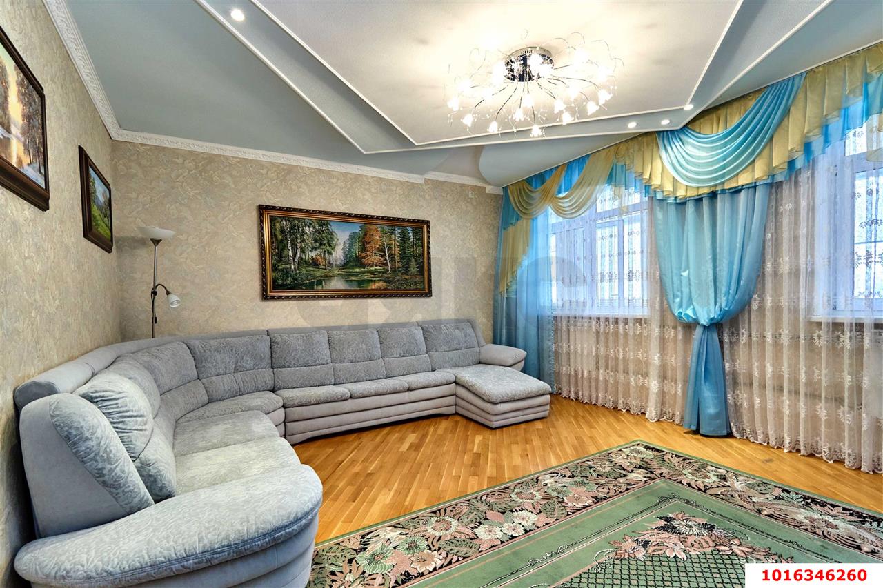 Фото №7: 2-комнатная квартира 75&nbsp;м², 3/4&nbsp;эт. - Краснодар, Западный внутригородской округ, мкр. Юбилейный, ул. 70-летия Октября, 26/1