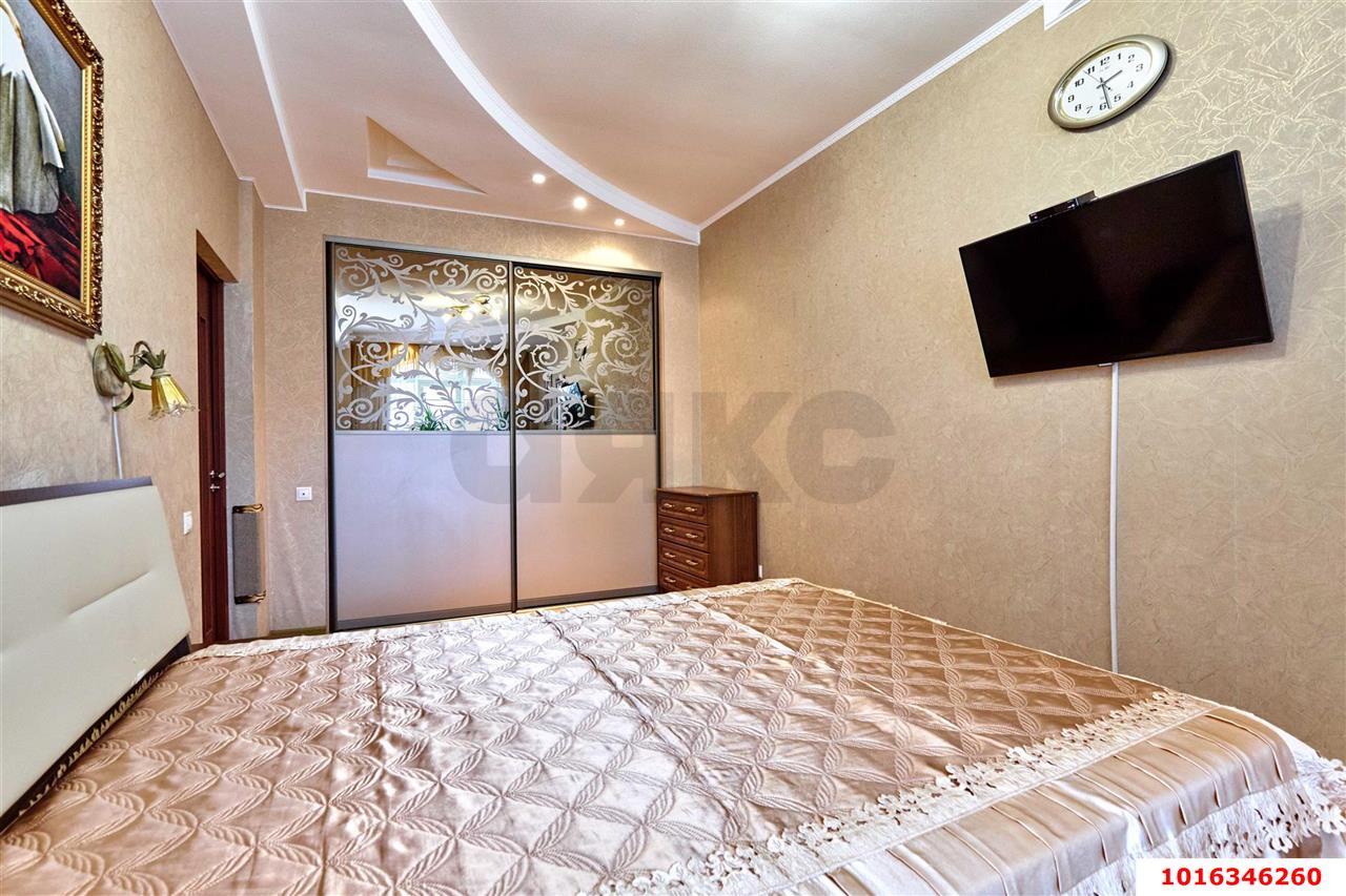 Фото №5: 2-комнатная квартира 75&nbsp;м², 3/4&nbsp;эт. - Краснодар, Западный внутригородской округ, мкр. Юбилейный, ул. 70-летия Октября, 26/1