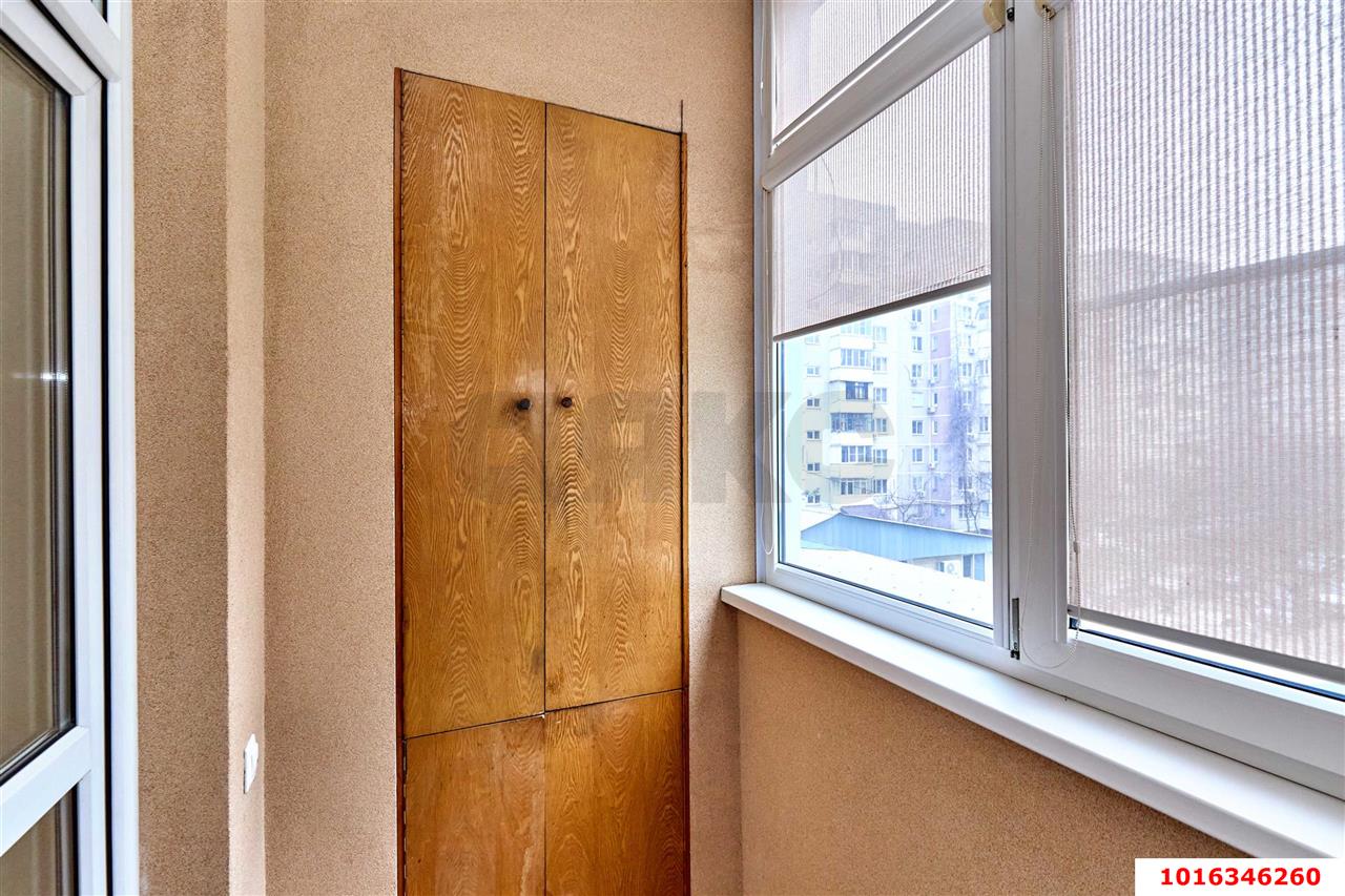 Фото №17: 2-комнатная квартира 75&nbsp;м², 3/4&nbsp;эт. - Краснодар, Западный внутригородской округ, мкр. Юбилейный, ул. 70-летия Октября, 26/1