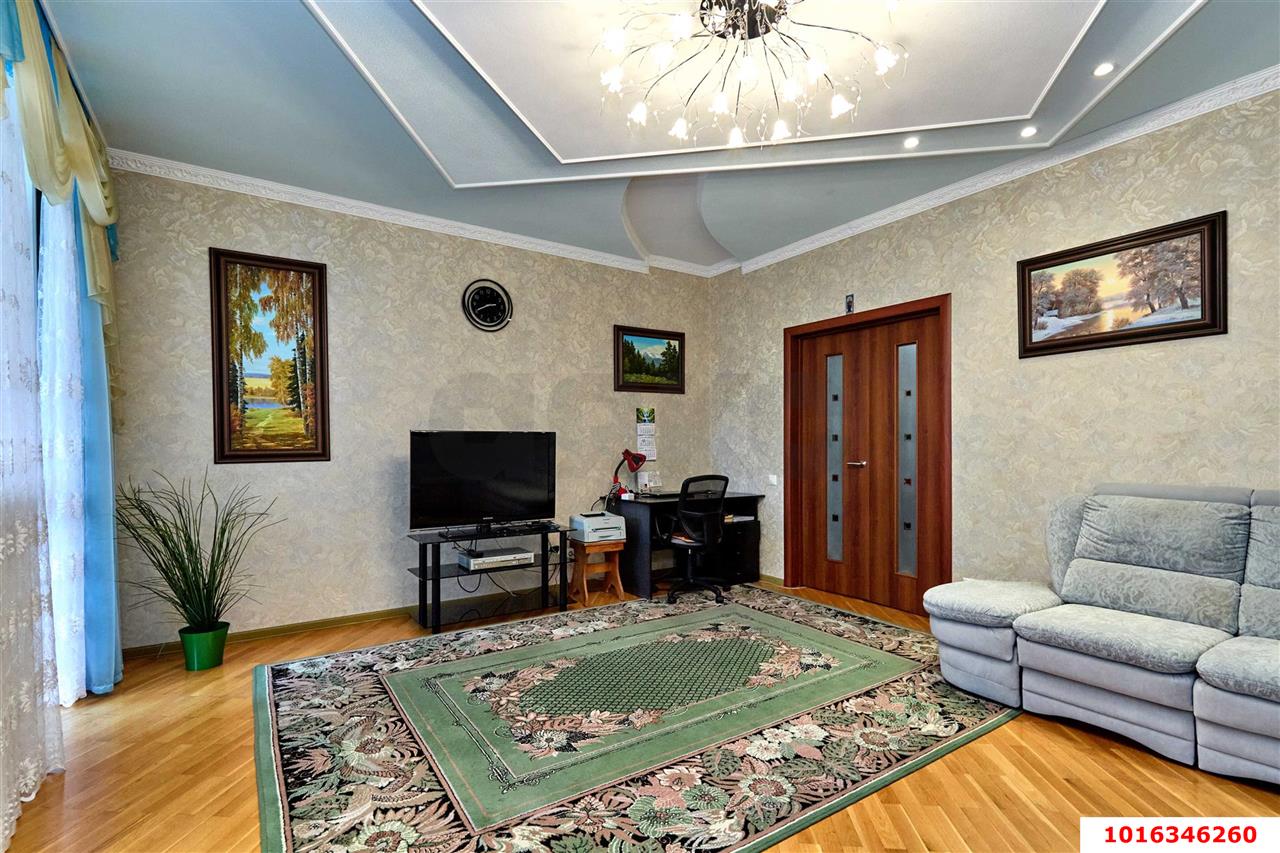 Фото №9: 2-комнатная квартира 75&nbsp;м², 3/4&nbsp;эт. - Краснодар, Западный внутригородской округ, мкр. Юбилейный, ул. 70-летия Октября, 26/1
