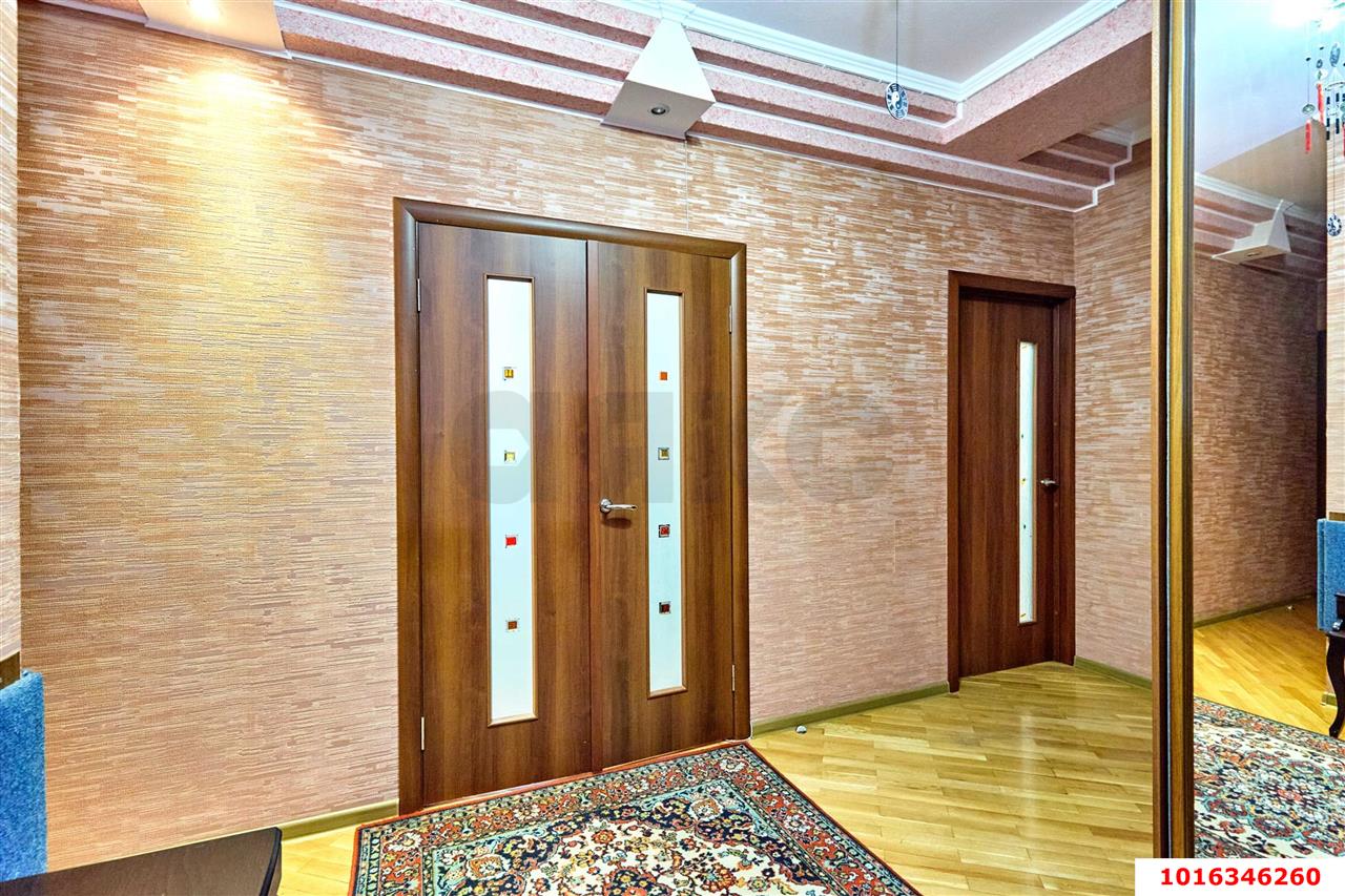 Фото №20: 2-комнатная квартира 75&nbsp;м², 3/4&nbsp;эт. - Краснодар, Западный внутригородской округ, мкр. Юбилейный, ул. 70-летия Октября, 26/1