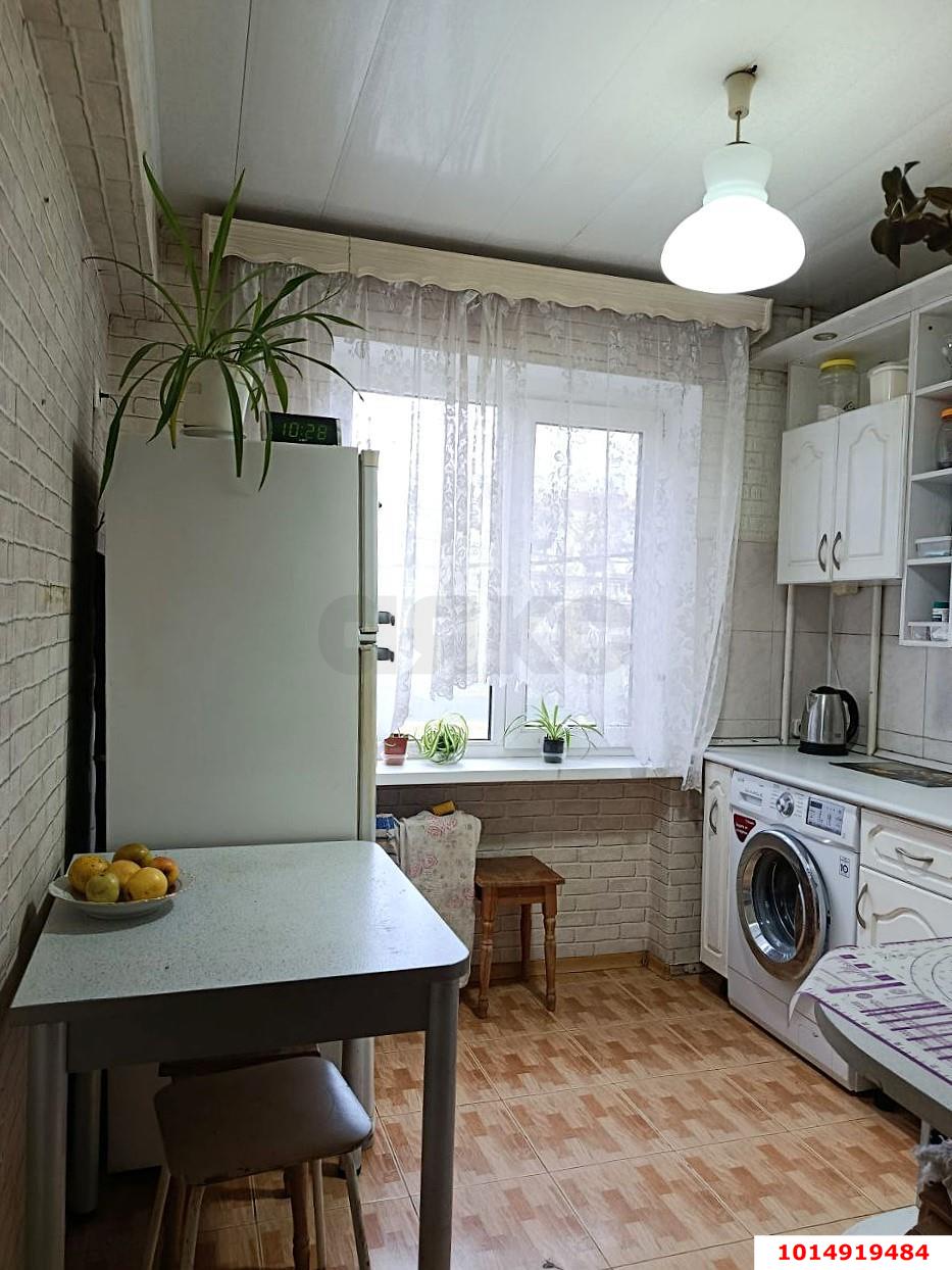 Фото №11: 3-комнатная квартира 60&nbsp;м², 2/5&nbsp;эт. - Краснодар, Карасунский внутригородской округ, мкр. Черёмушки, ул. Димитрова, 129