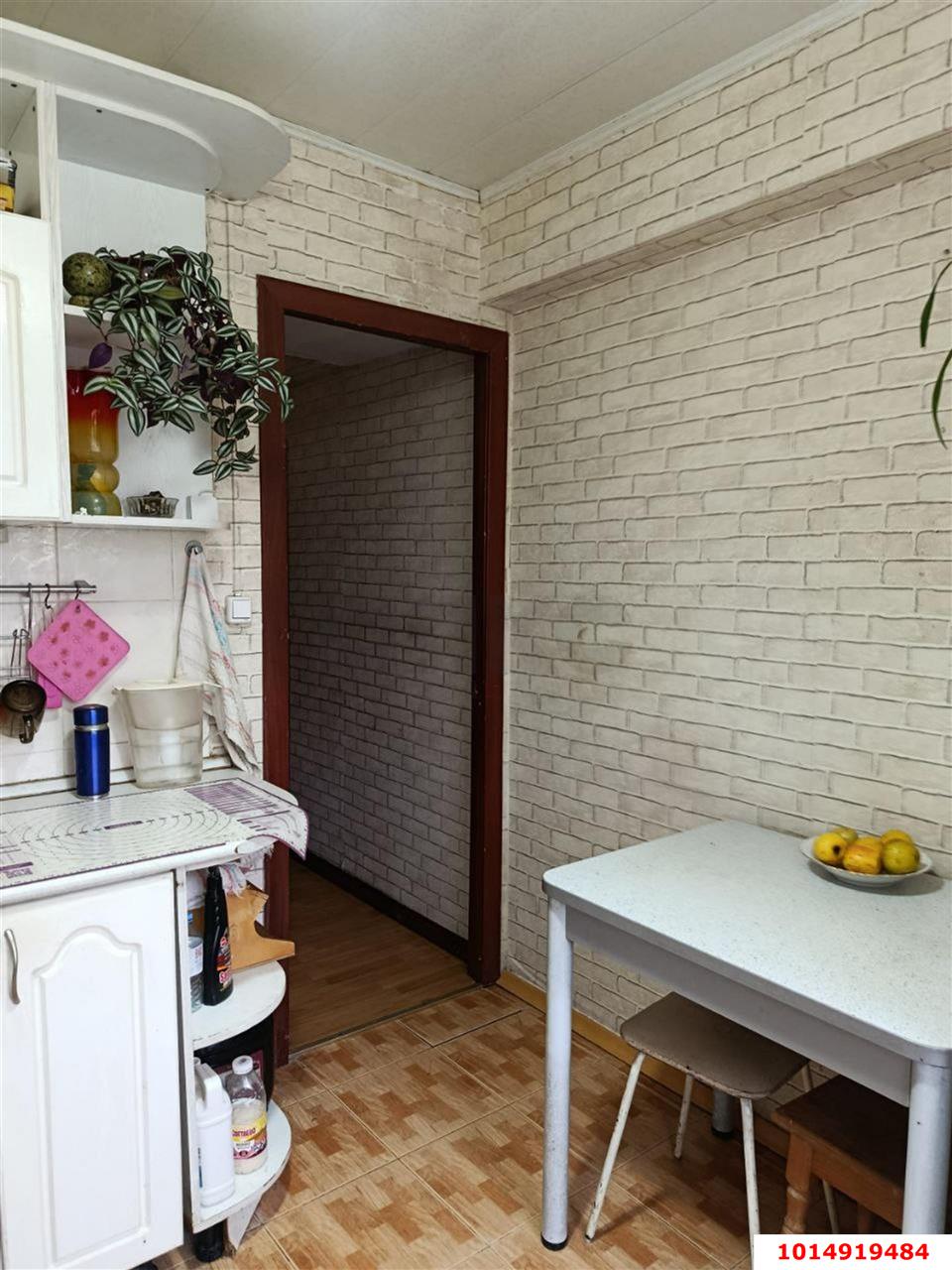 Фото №10: 3-комнатная квартира 60&nbsp;м², 2/5&nbsp;эт. - Краснодар, Карасунский внутригородской округ, мкр. Черёмушки, ул. Димитрова, 129