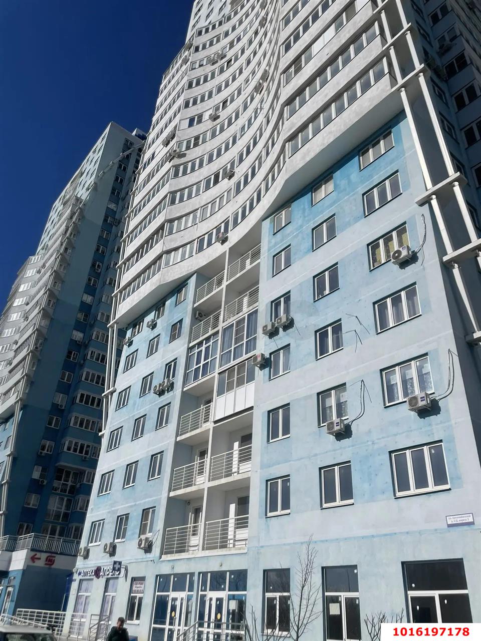 Фото №2: Студия 34&nbsp;м², 18/24&nbsp;эт. - Краснодар, Карасунский внутригородской округ, Гидростроителей, мкр. жилой комплекс Парусная Регата, ул. Автолюбителей, 1Дк3