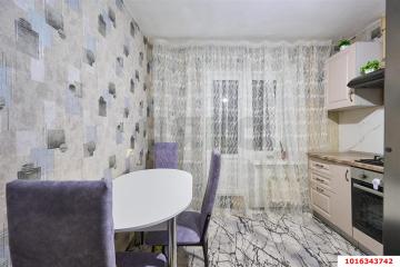 Фото №1: 2-комнатная квартира 54 м², 8/10 эт. - Краснодар, мкр. Центральный, ул. Железнодорожная, 12А