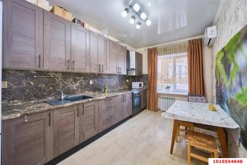 Фото №1: 3-комнатная квартира 68 м², 4/9 эт. - Краснодар, мкр. Центральный, ул. Рашпилевская, 32