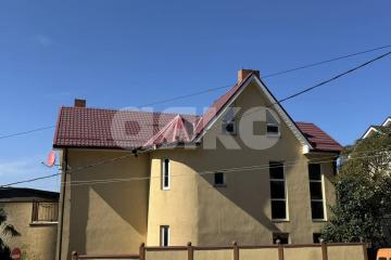 Фото №1: Дом 360 м² + 2.83 сот., 3 эт. - Сочи, мкр. Светлана, ул. Учительская, 18/8