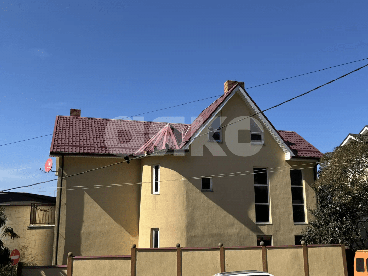 Фото №1: Дом 360&nbsp;м² + 2.83&nbsp;сот., 3&nbsp;эт. - Сочи, Хостинский, мкр. Светлана, ул. Учительская, 18/8