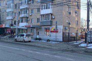 Фото №1: 2-комнатная квартира 43&nbsp;м², 3/5&nbsp;эт. - Краснодар, мкр. Центральный, ул. Октябрьская, 179