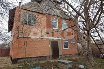 Фото №1: Дом 157 м² + 11 сот., 2 эт. - Саратовская, ул. Красноармейская