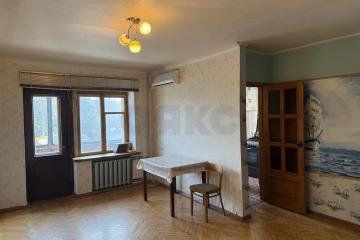 Фото №1: 2-комнатная квартира 43 м², 2/3 эт. - Краснодар, мкр. Центральный, ул. Коммунаров, 239