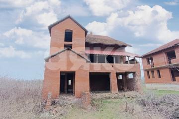 Фото №1: Дом 250 м² + 16.39 сот., 1 эт. - Саратовская, мкр. 13-й квартал, 5