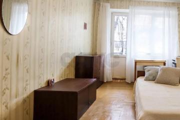 Фото №1: 3-комнатная квартира 50&nbsp;м², 2/5&nbsp;эт. - Краснодар, мкр. Западный внутригородской округ, ул. Фёдора Лузана, 12