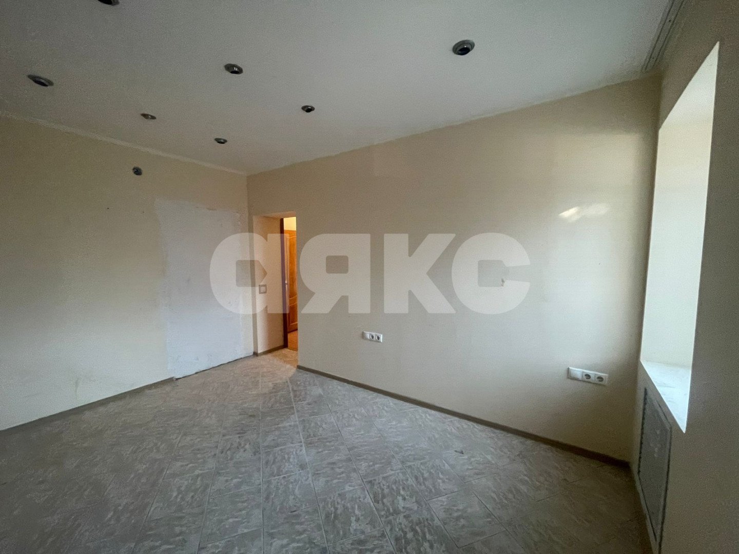 Фото №4: 5+-комнатная квартира 85&nbsp;м², 1/2&nbsp;эт. - Анапа, ул. Красноармейская, 29