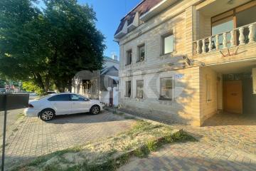 Фото №1: 5+-комнатная квартира 85&nbsp;м², 1/2&nbsp;эт. - Анапа, ул. Красноармейская, 29