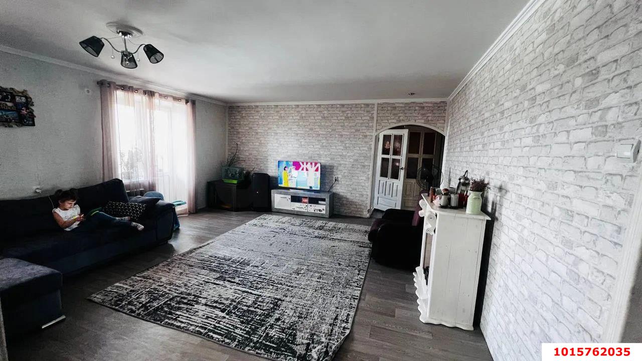 Фото №6: 4-комнатная квартира 98&nbsp;м², 5/5&nbsp;эт. - Динская, ул. Красноармейская, 52А