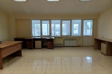 Фото №1: Офисное помещение 65&nbsp;м², 5/5&nbsp;эт. - Краснодар, мкр. Центральный, ул. Кубанская набережная, 2