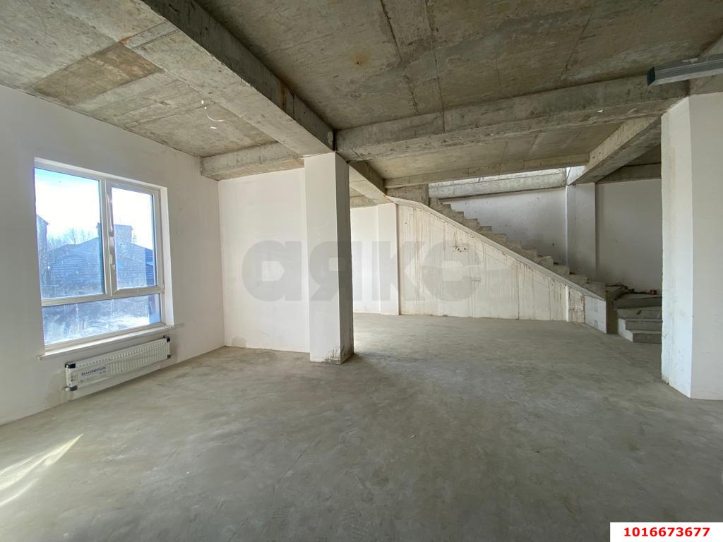 Фото №12: 2-комнатная квартира 195&nbsp;м², 3/4&nbsp;эт. - Краснодар, Западный внутригородской округ, Горогороды, мкр. Центральный, ул. Береговая, 10/3