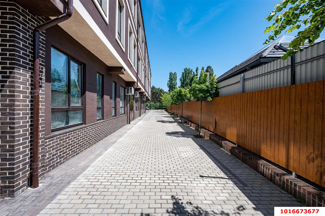 Фото №18: 2-комнатная квартира 195&nbsp;м², 3/4&nbsp;эт. - Краснодар, Западный внутригородской округ, Горогороды, мкр. Центральный, ул. Береговая, 10/3