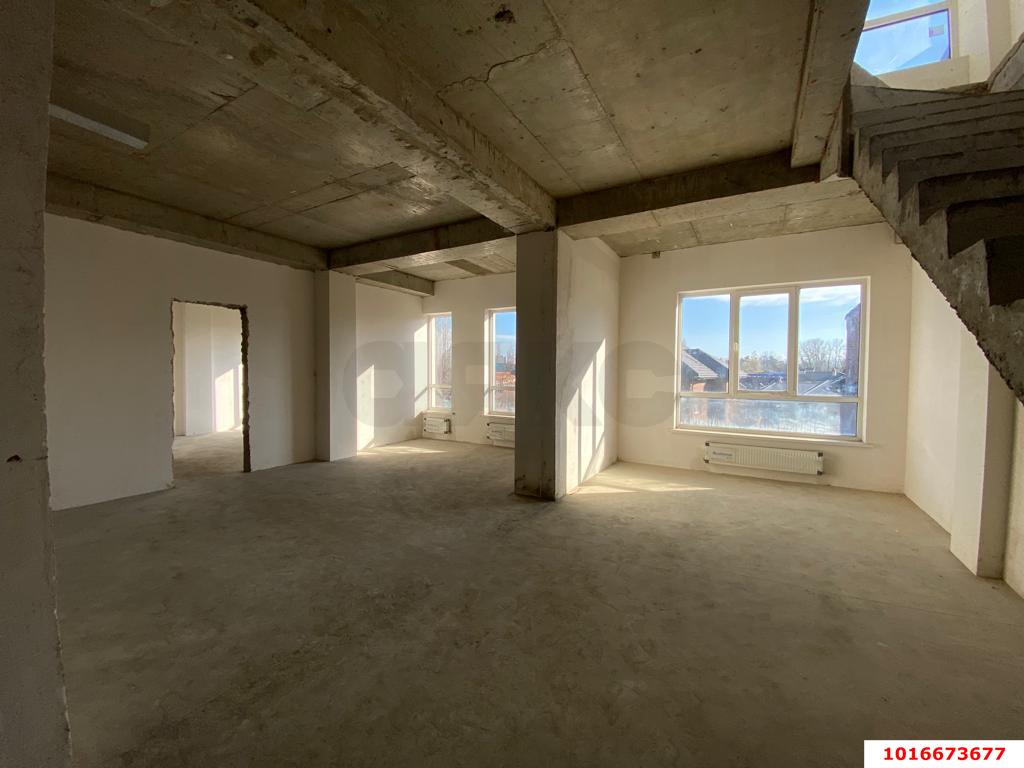 Фото №15: 2-комнатная квартира 195&nbsp;м², 3/4&nbsp;эт. - Краснодар, Западный внутригородской округ, Горогороды, мкр. Центральный, ул. Береговая, 10/3