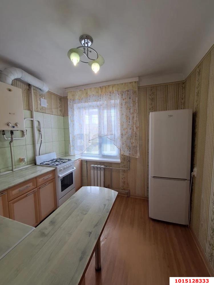 Фото №1: 2-комнатная квартира 49&nbsp;м², 3/5&nbsp;эт. - Краснодар, Центральный внутригородской округ, Покровка, мкр. Центральный, ул. Щорса, 49