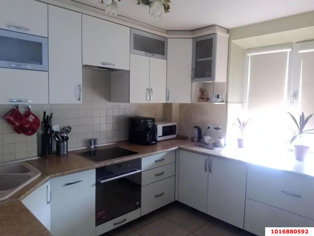 Фото №5: 2-комнатная квартира 69&nbsp;м², 3/10&nbsp;эт. - Краснодар, Прикубанский внутригородской округ, мкр. имени Н.И. Вавилова, ул. Вавилова, 18к1