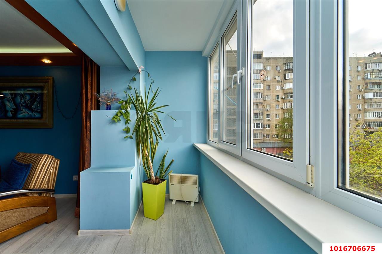 Фото №7: 2-комнатная квартира 55&nbsp;м², 2/9&nbsp;эт. - Краснодар, Западный внутригородской округ, мкр. Центральный, ул. Красная, 33