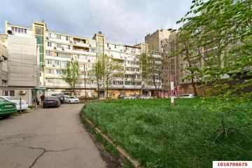Фото №1: 2-комнатная квартира 44 м², 2/9 эт. - Краснодар, мкр. Центральный, ул. Красная, 33