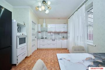 Фото №1: Дом 140 м² + 2.2 сот., 2 эт. - Краснодар, мкр. Завод Радиоизмерительных Приборов, ул. Алуштинская, 15