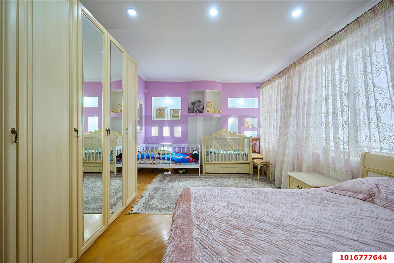 Фото №25: Дом 373&nbsp;м² + 7.5&nbsp;сот., 3&nbsp;эт. - Краснодар, Прикубанский внутригородской округ, мкр. Фестивальный, ул. Геленджикская, 12