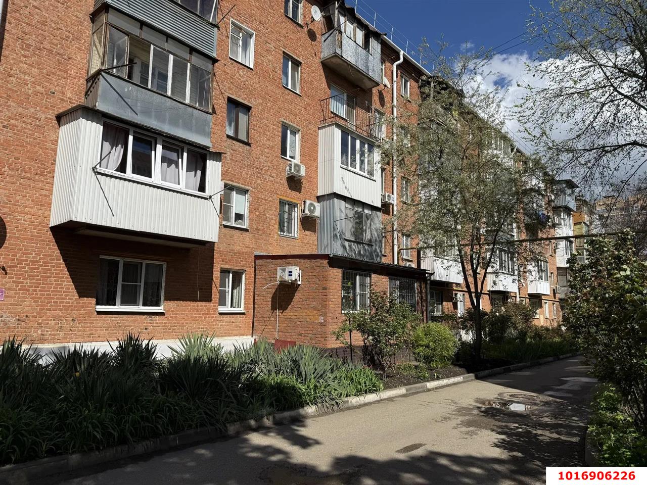 Фото №1: 2-комнатная квартира 42&nbsp;м², 5/5&nbsp;эт. - Краснодар, Прикубанский внутригородской округ, мкр. Авиагородок, ул. Авиагородок, 5