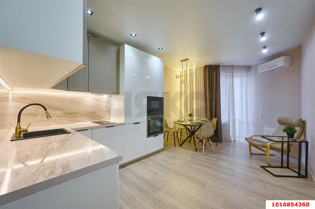 Фото №1: 2-комнатная квартира 70&nbsp;м², 19/25&nbsp;эт. - Краснодар, Карасунский внутригородской округ, ж/м Пашковский, ул. Леонида Лаврова, 4