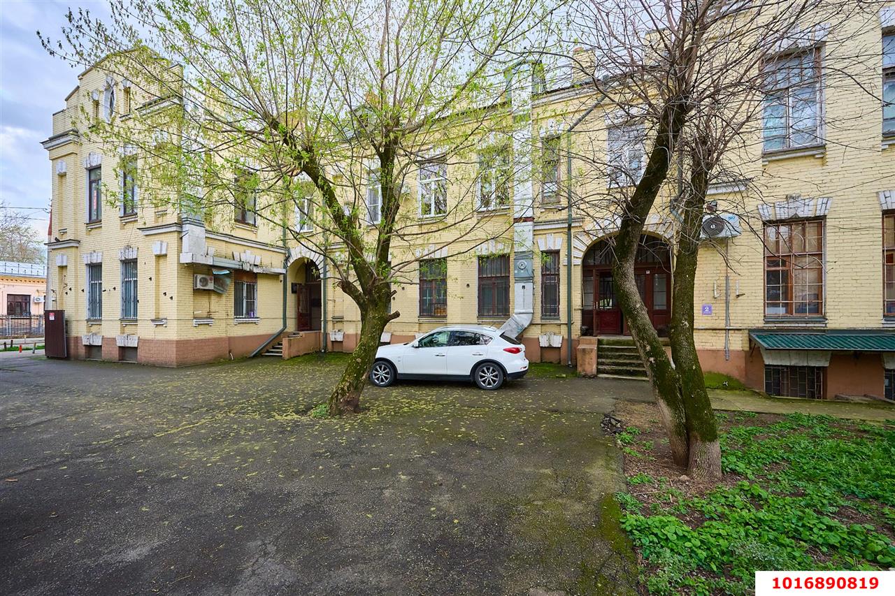 Фото №1: 5+-комнатная квартира 200&nbsp;м², 2/2&nbsp;эт. - Краснодар, Центральный внутригородской округ, мкр. Центральный, ул. Красноармейская, 4